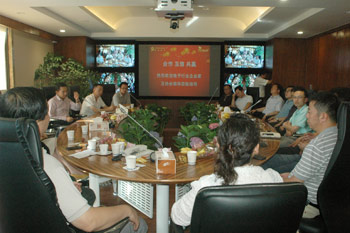 電子信息行業(yè)企業(yè)家及協(xié)會領(lǐng)導(dǎo)蒞臨參觀指導(dǎo) 電子信息行業(yè)企業(yè)家及協(xié)會領(lǐng)導(dǎo)蒞臨參觀指導(dǎo)